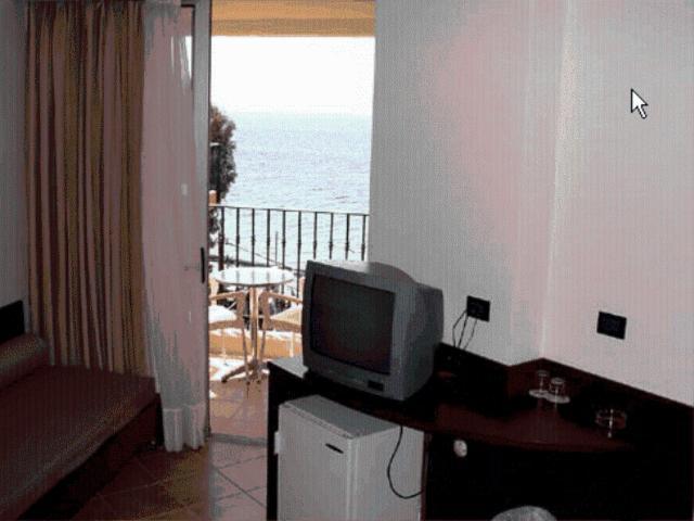 Thalassa Hotel Loutra Edipsou  Kamer foto