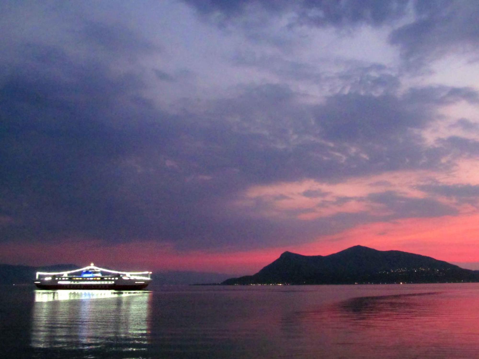 Thalassa Hotel Loutra Edipsou  Buitenkant foto